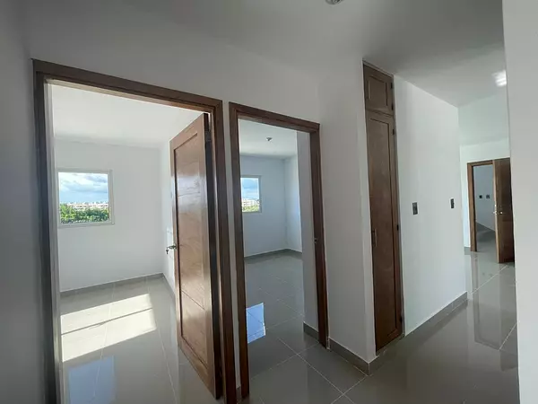 apartamentos - Vendo 1er Nivel con Vista hacia las Montañas en Santo Domingo 4