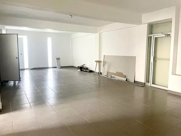 oficinas y locales comerciales - local amplio en Naco 3