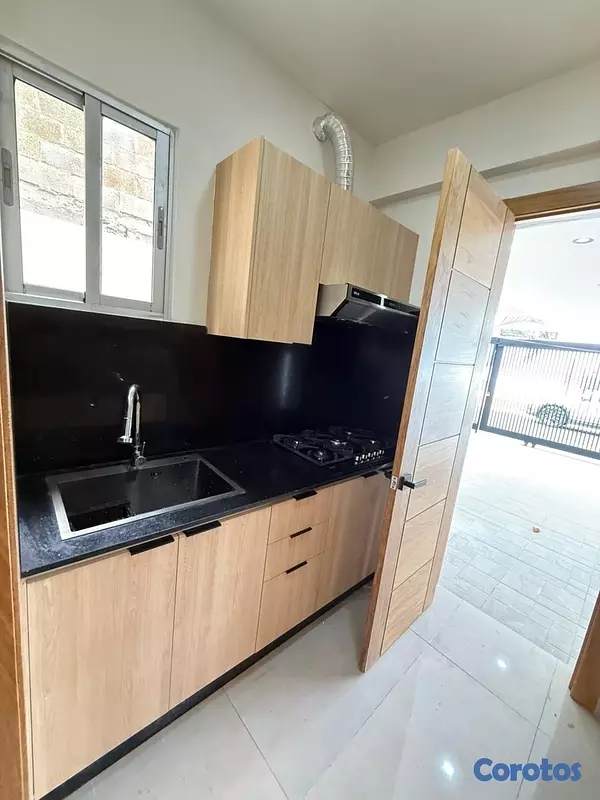 casas - venta de mansión con piscina y 382m en la autopista de san isidro Santo Domingo  9