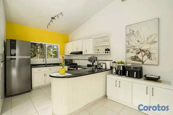 casas - villa hermosa apta para sillas de ruedas en puerto plata  8