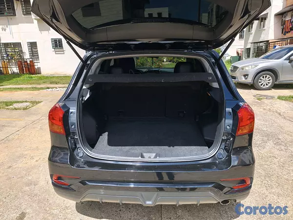 jeepetas y camionetas - Mitsubishi Outlander en muy excelente condiciones 6