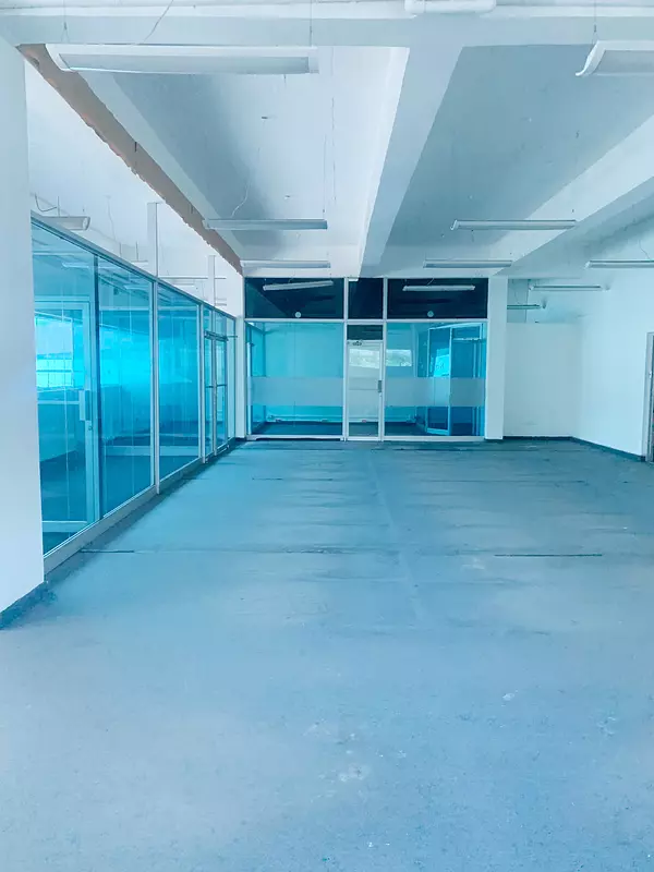 oficinas y locales comerciales - Local céntrico en Piantini 2