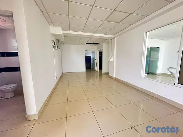oficinas y locales comerciales - OFICINA MODERNA CON EXCELENTE DISTRIBUCION EN BELLA VISTA 8