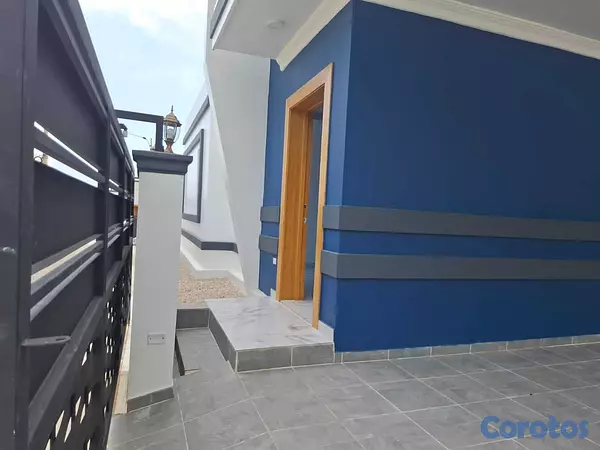 casas - Moderna casa con piscina con una excelente ubicación nueva  4