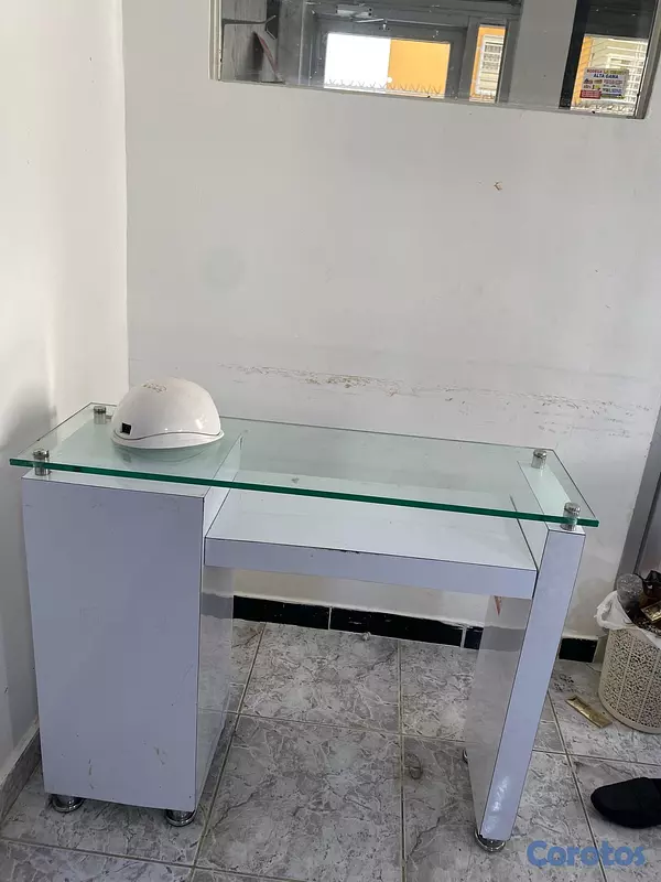 equipos profesionales -     Mesa para Uñas Profesional  + Lámpara LED Incluida, PRECIO NEGOCIABLE  3