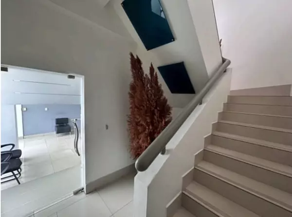 oficinas y locales comerciales - Edificio Comercial y de Oficina en venta 2
