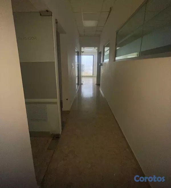 oficinas y locales comerciales -  Se alquila  4