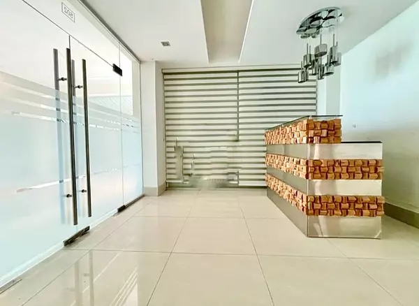 oficinas y locales comerciales - Local en Bella vista  5