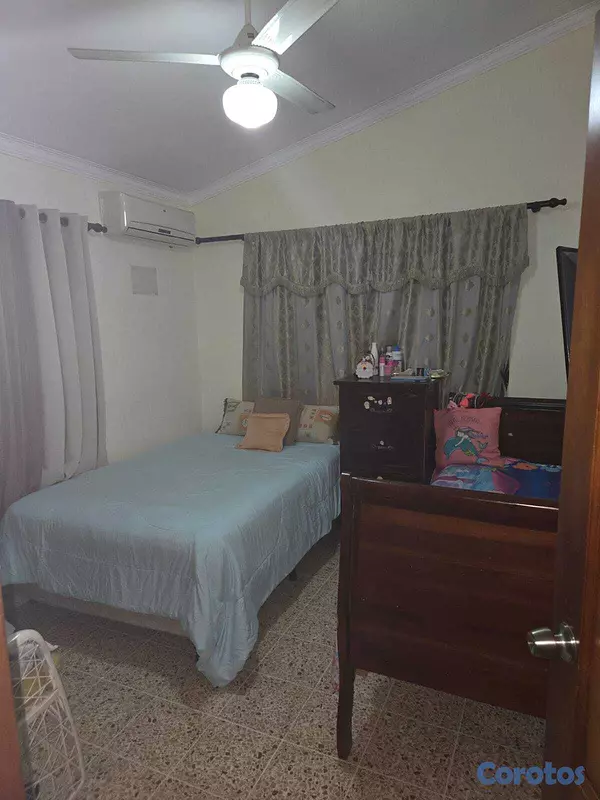 casas - Casa de 2 Niveles en Venta – Colinas del Seminario 13