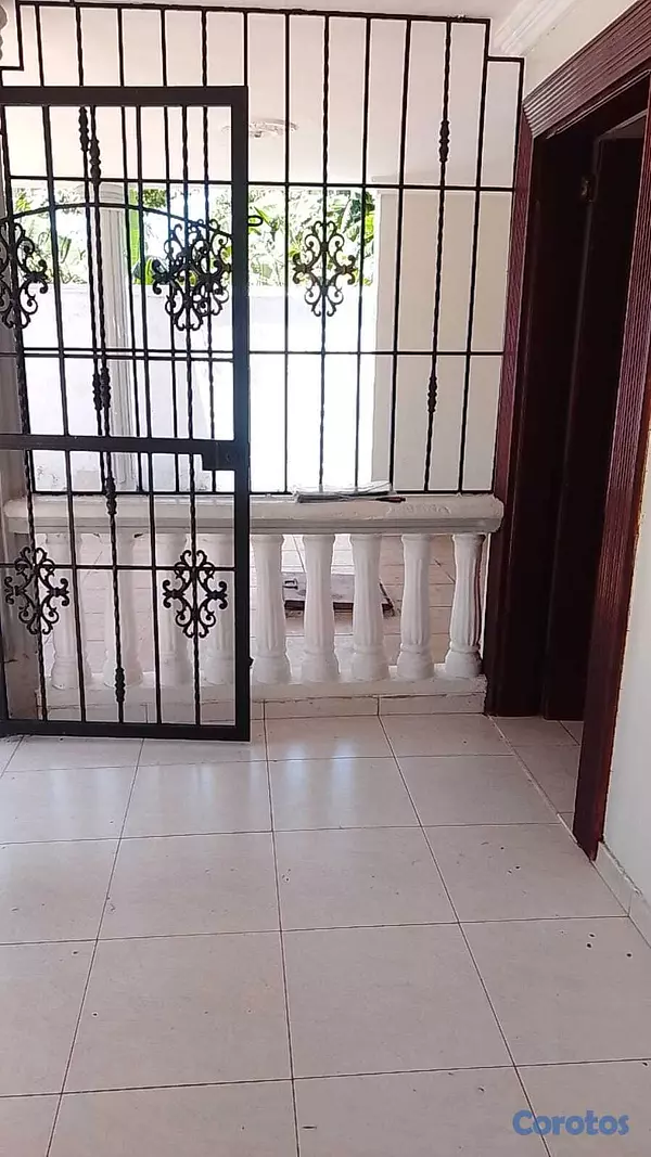 casas - Alquilo Casa 2 Niveles Respaldo Los tres Ojos  4