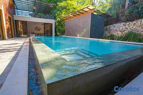 casas vacacionales y villas - Exclusiva Villa en Venta con Áreas Verdes y Piscin 3