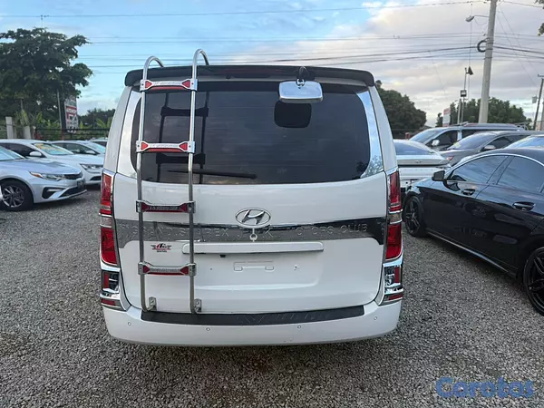 jeepetas y camionetas - HYUNDAI STAREX/H1 2019 DIESEL 12 PASAJEROS 6