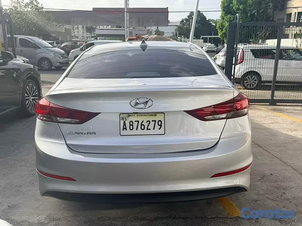 carros - Hyundai Elantra SE 2017 Americano 4