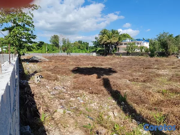 solares y terrenos - venta de solar en juan dolió en el BOULEVARD de 3,185mts República Dominicana  2