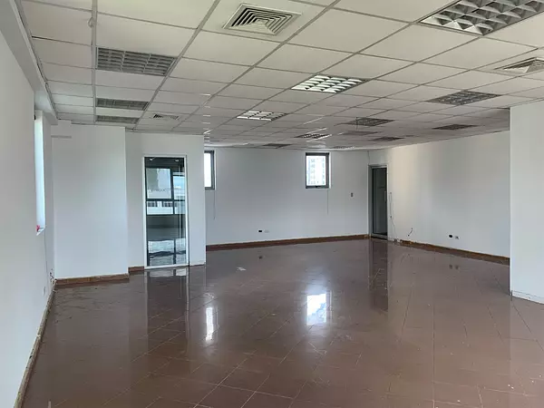 oficinas y locales comerciales - Oficina  en zona céntrica 2
