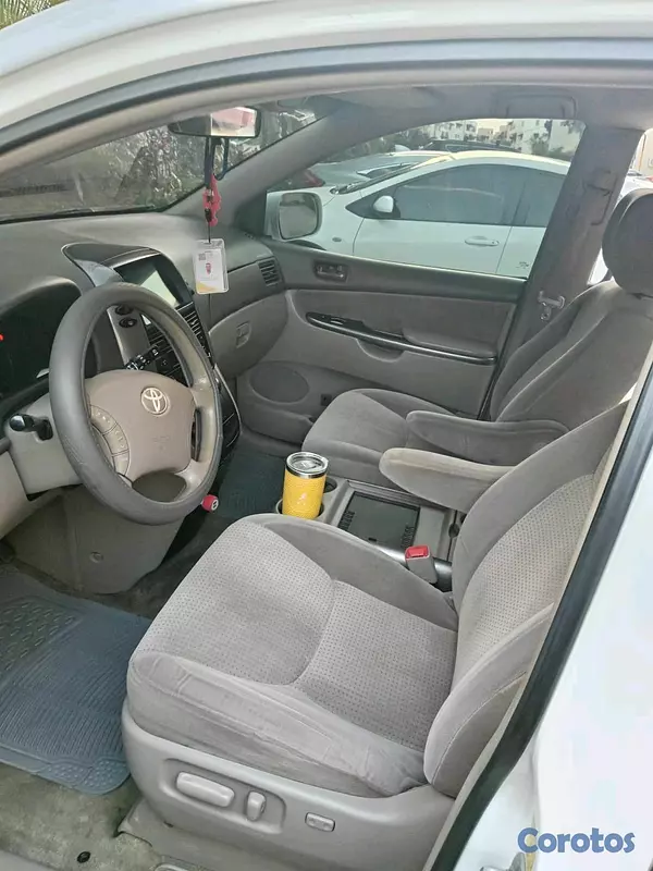 jeepetas y camionetas - Toyota sienna 2010  7