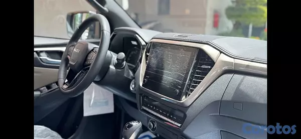 jeepetas y camionetas - SE VENDE AÑO 2027 NUEVA 3