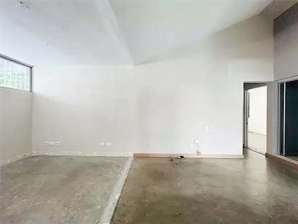 oficinas y locales comerciales - Local céntrico en Piantini  3