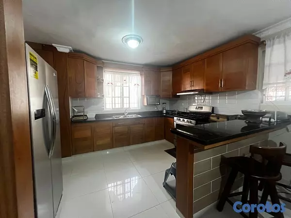 casas - venta de casa en la autopista de san Isidro brisa oriental Santo Domingo este  2