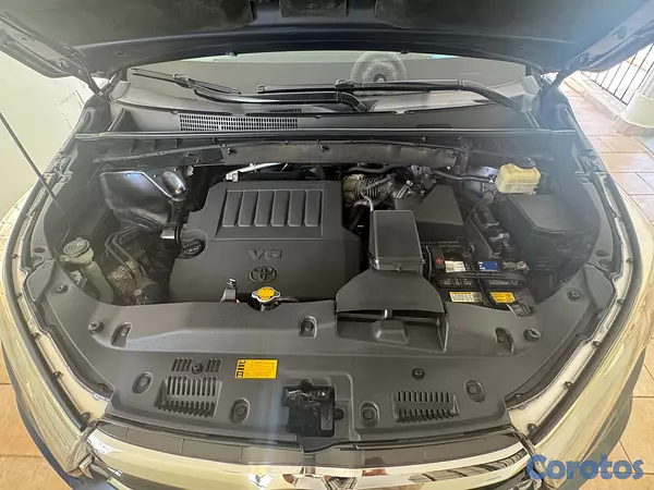 jeepetas y camionetas - Toyota Highlander XLE 4WD 2015 5