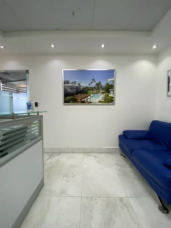 oficinas y locales comerciales - 🔵Alquilo Local para oficina  83 mts en serralles 
 5
