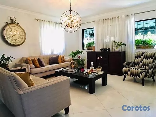 apartamentos - vendo Evaristo Morales tercer nivel tres habitaciones 2.5 baños dos parqueos  9