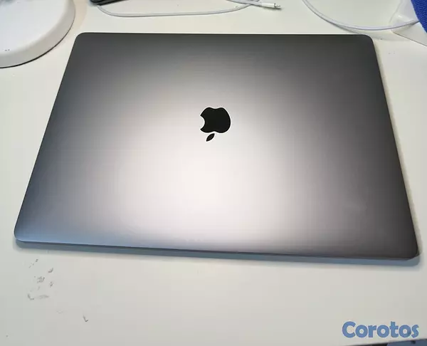 computadoras y laptops - MacBook Pro 2019 15-Inch NO NEGOCIABLE LEER PORFAVOR  4