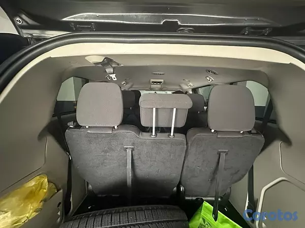 jeepetas y camionetas - Vendo Dodge Caravan 2017, negociable 2