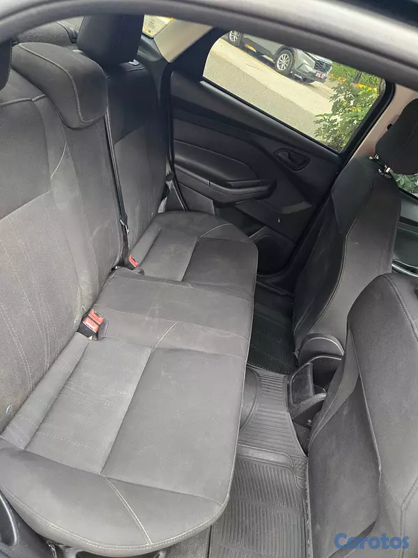 carros - VENDO MOTIVO DE VIAJE FORD FOCUS 2017 3