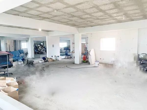 oficinas y locales comerciales - Local en venta en Arroyo Hondo  2