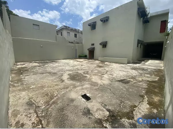 oficinas y locales comerciales - Vendo edificio en Gascue 7
