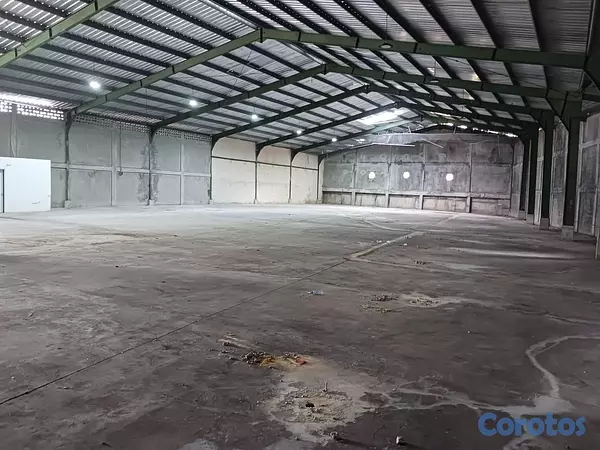 otros inmuebles - Alquilo Nave industrial en El Higüero 4