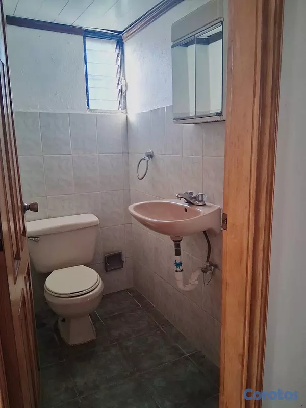 apartamentos - primer piso en independencia Isela para oficina  5