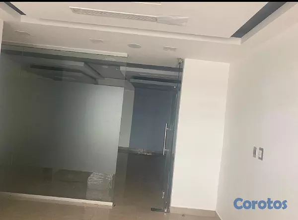 oficinas y locales comerciales - se alquila local  4