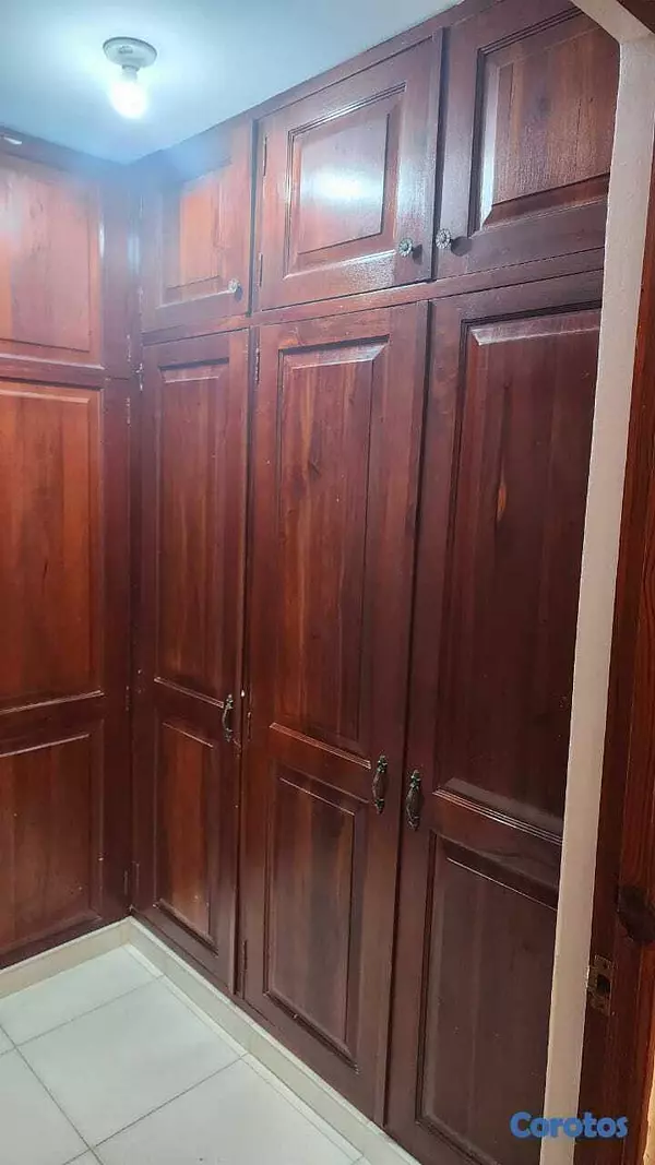 muebles y colchones - Closet en Caoba! hermoso. y de oportunidad. 7