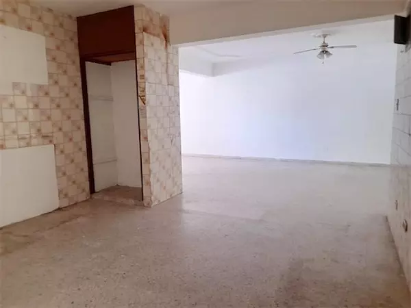 oficinas y locales comerciales - Local céntrico en los prados  2