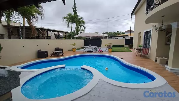 casas - Casa con Patio y Piscina en Ave. 27 de Febrero, Sa 1