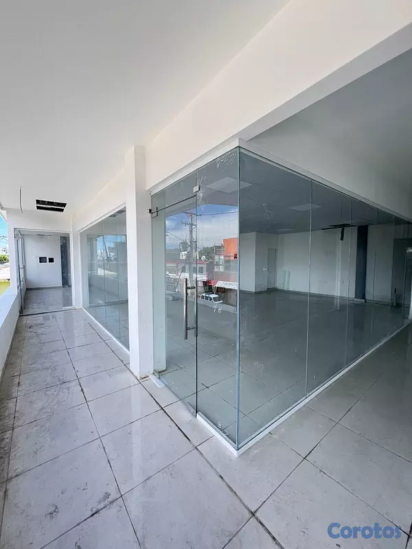 oficinas y locales comerciales - Locales Comerciales en Alquiler – Plaza Haina próx 1