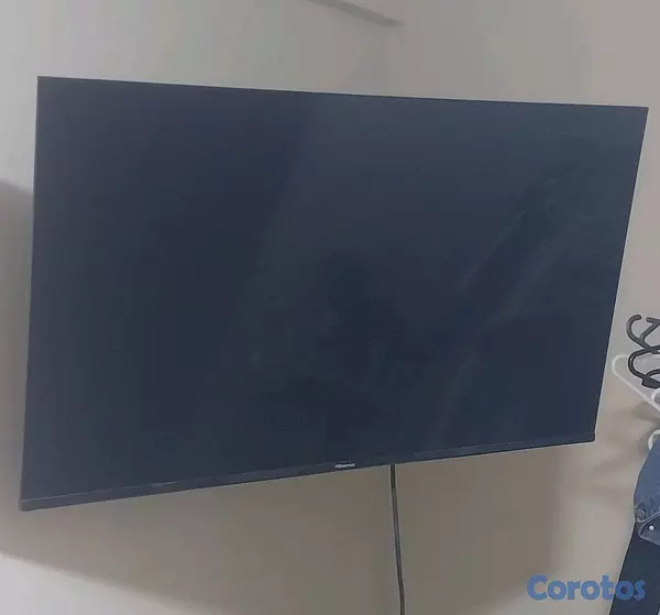 electrodomesticos - televisor hisense de 43 pulgadas con su base y control 4