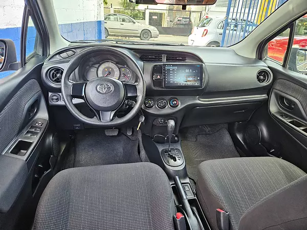 carros - TOYOTA VITZ 7