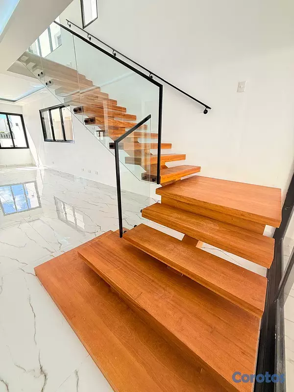 casas - Casa Nueva a Estrenar en Ave. 27 de Febrero 10
