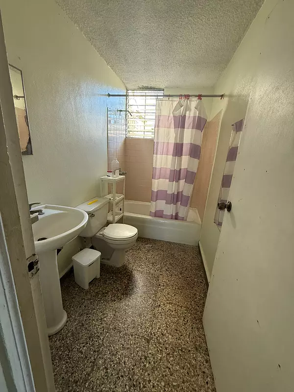 casas - Se Vende Casa Duplex en la Independencia 8