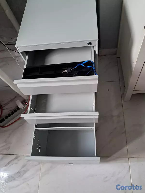 articulos de oficina - Locker metálico nuevo  4 puertas $10000 7