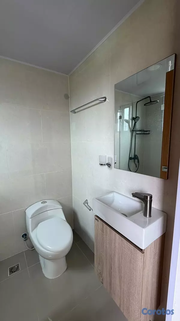 apartamentos - vendo independencia klm 7 y medio piso 4 dos habitaciones dos baños parqueo asc 11