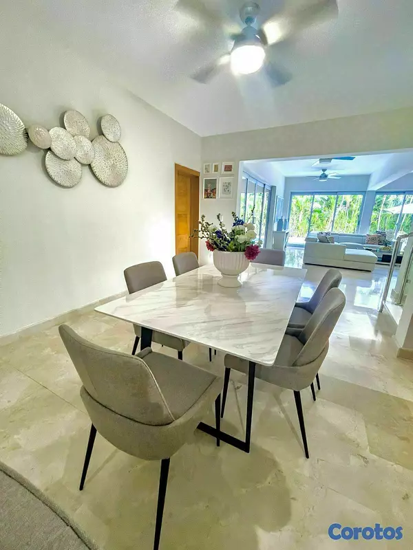 casas vacacionales y villas - Vendo Hermosa Villa de 2 Niveles en Juan Dolio 5