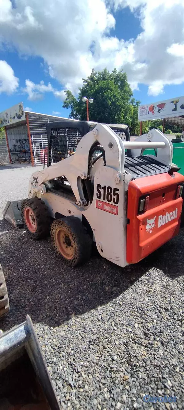 otros vehiculos - BOBCAT S185 5