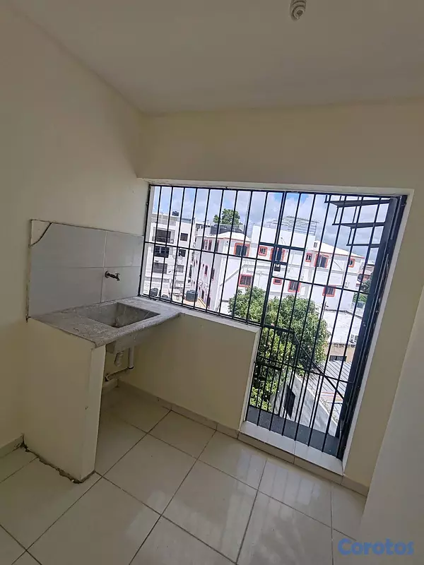 apartamentos - Vendo 4to piso Alma rosa II 14