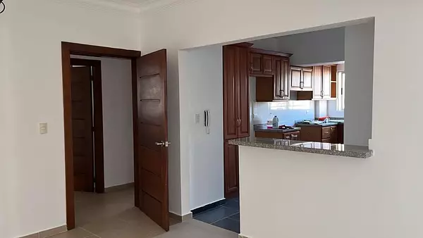apartamentos - Vendo apto en Naco 
189.95 mts
Piso 5
3 Hab, principal w/c 
2 1/2 baños 
RD$13.5 4
