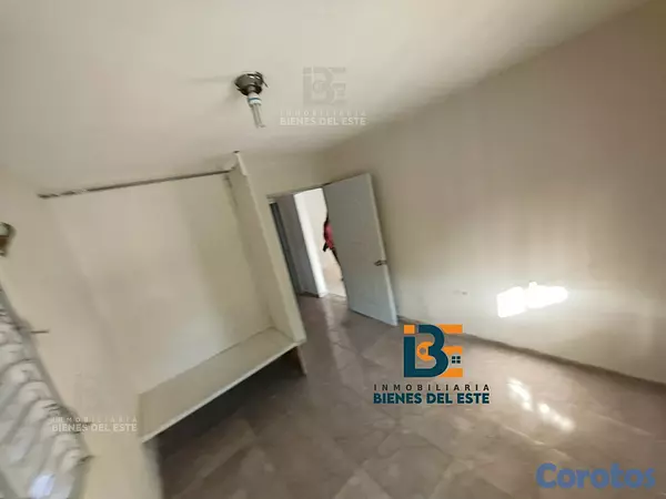 casas - Se Vende Casa de Tres Habitaciones en el Juan Pabl 8