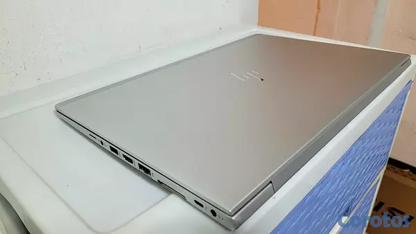 computadoras y laptops - Laptop hp Touch 17 Pulg Core i5 8va Ram 16gb ddr4 Disco 256gb en aluminio 3